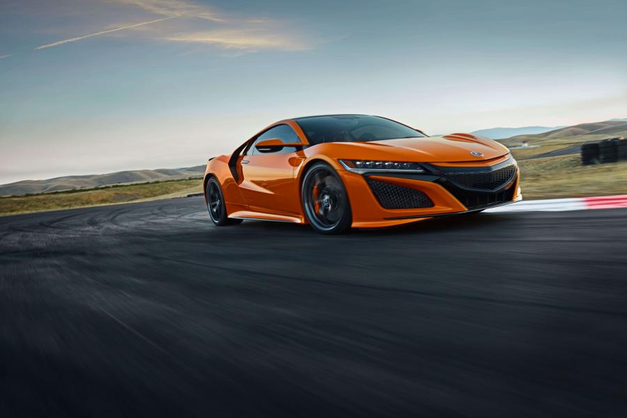  Acura NSX 2018 года  (фото 3 из 57)